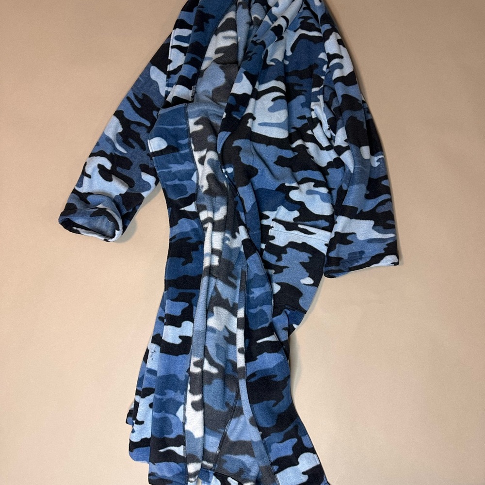 Covington Blue and Gray Camouflage Robe
